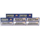 RAKE OF BOXED BACHMANN 00 GAUGE GW COACHES