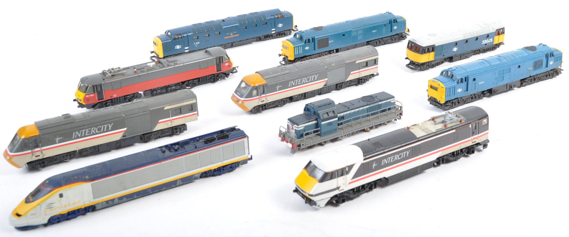 COLLECTION OF ASSORETD 00 GAUGE DIESEL LOCOMOTIVE ENGINES