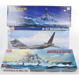 COLLECTION OF X3 LARGE SCALE PLASTIC MODEL KITS