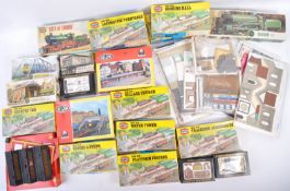 LARGE COLLECTION OF ASSORTED 00 GAUGE TRAINSET MODEL KITS