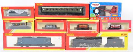 COLLECTION OF HORNBY 00 GAUGE MODEL RAILWAY TRAINSET ITEMS