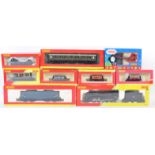 COLLECTION OF HORNBY 00 GAUGE MODEL RAILWAY TRAINSET ITEMS