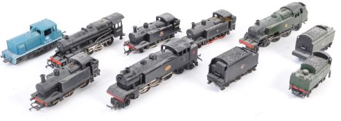 COLLECTION OF 00 GAUGE TRAINS AND TENDERS