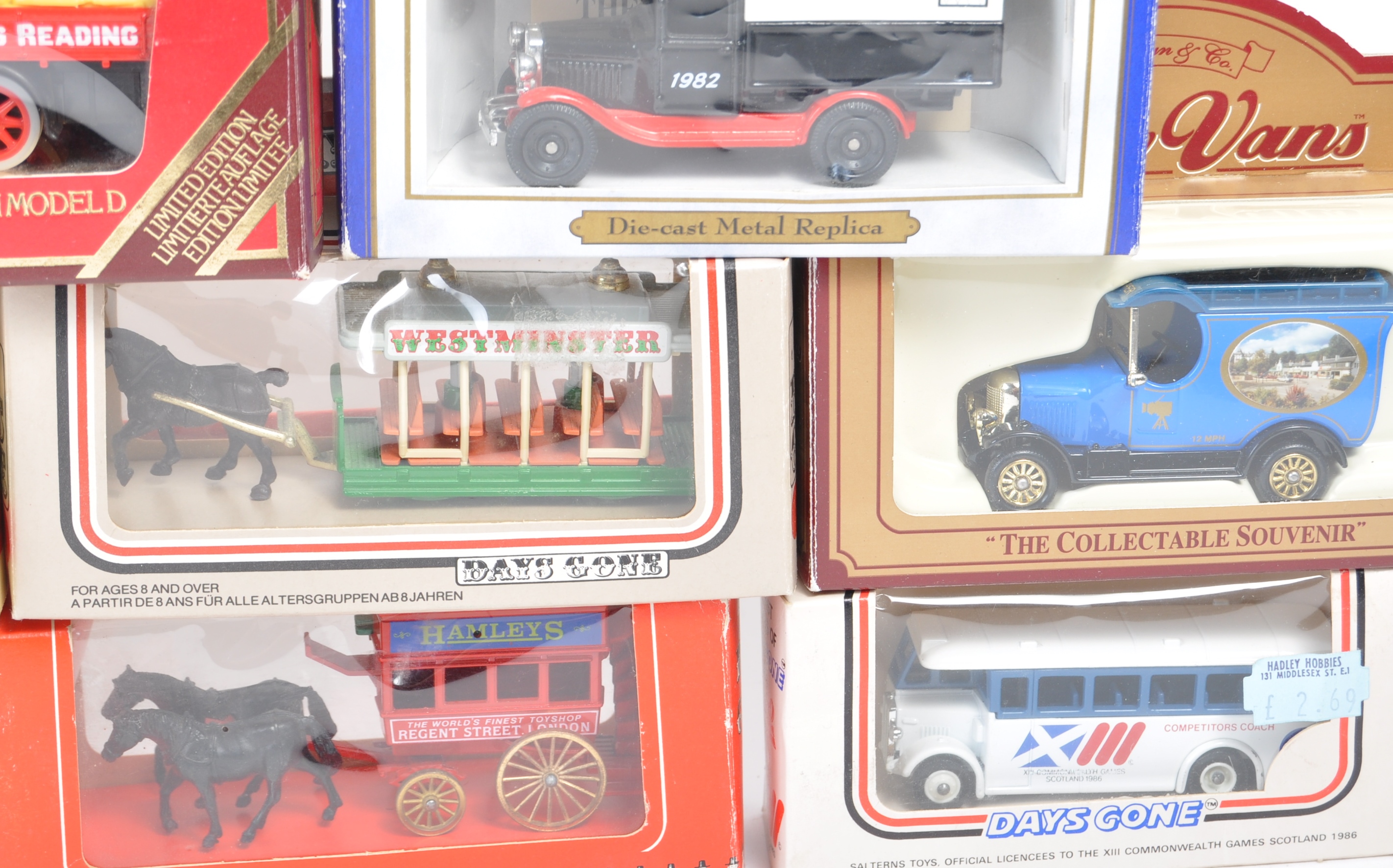 COLLECTION OF ASSORTED SCALE DIECAST MODEL VEHICLES - Image 8 of 9