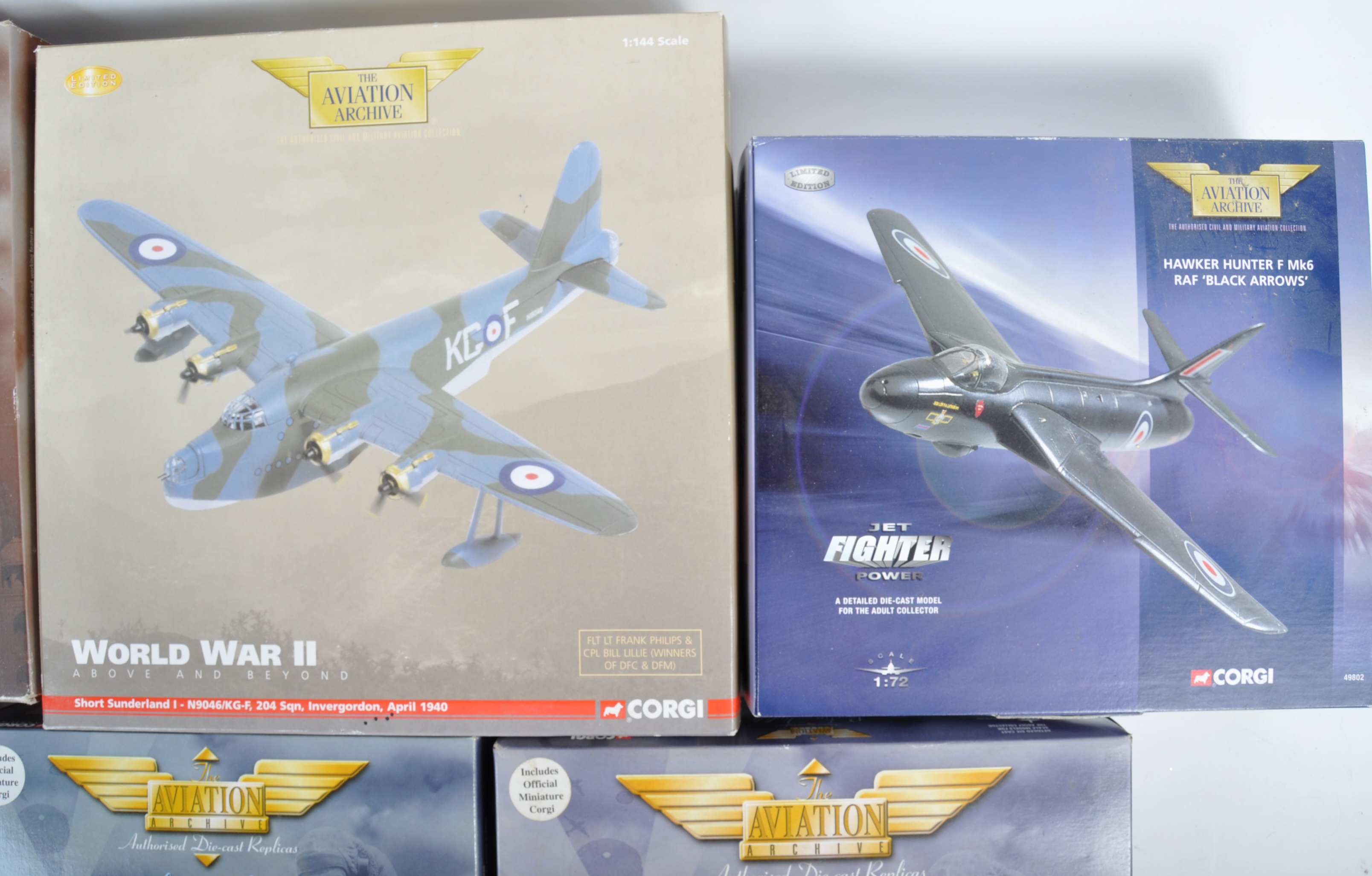 COLLECTION OF CORGI AVIATION ARCHIVE DIECAST MODEL PLANES - Image 4 of 7