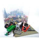 LARGE COLLECTION OF ASSORTED LEGO PIECES