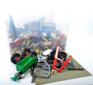 LARGE COLLECTION OF ASSORTED LEGO PIECES