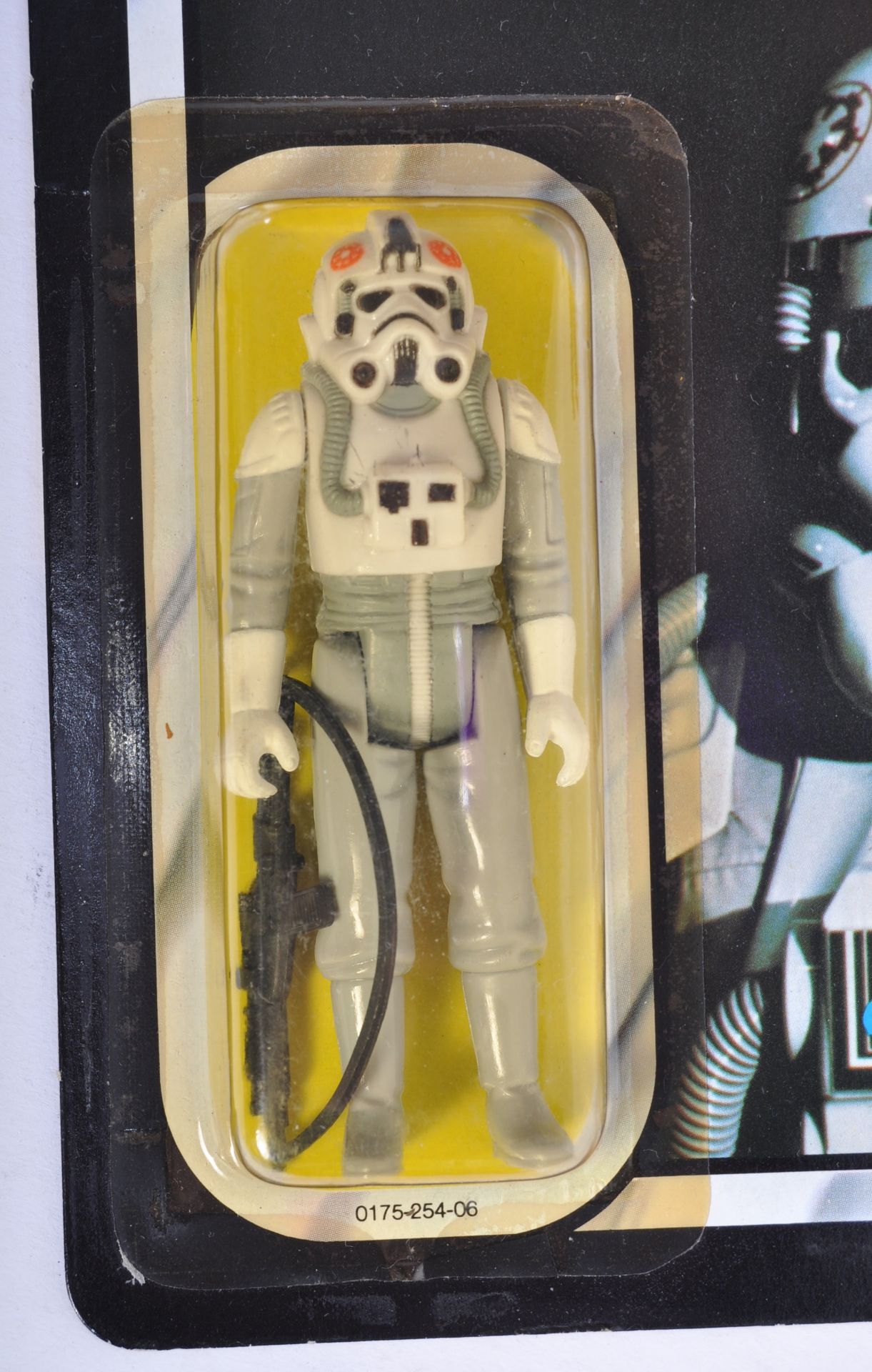 VINTAGE STAR WARS MOC CARDED ACTION FIGURE - AT-AT - Image 5 of 6