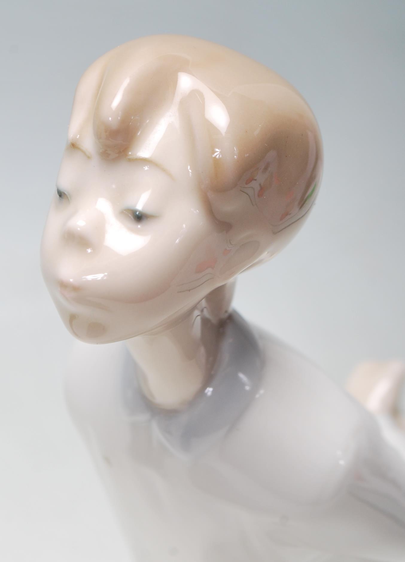 COLLECTION OF LATE 20TH CENTURY FIGURINES BY NAO / LLADRO - Image 10 of 11