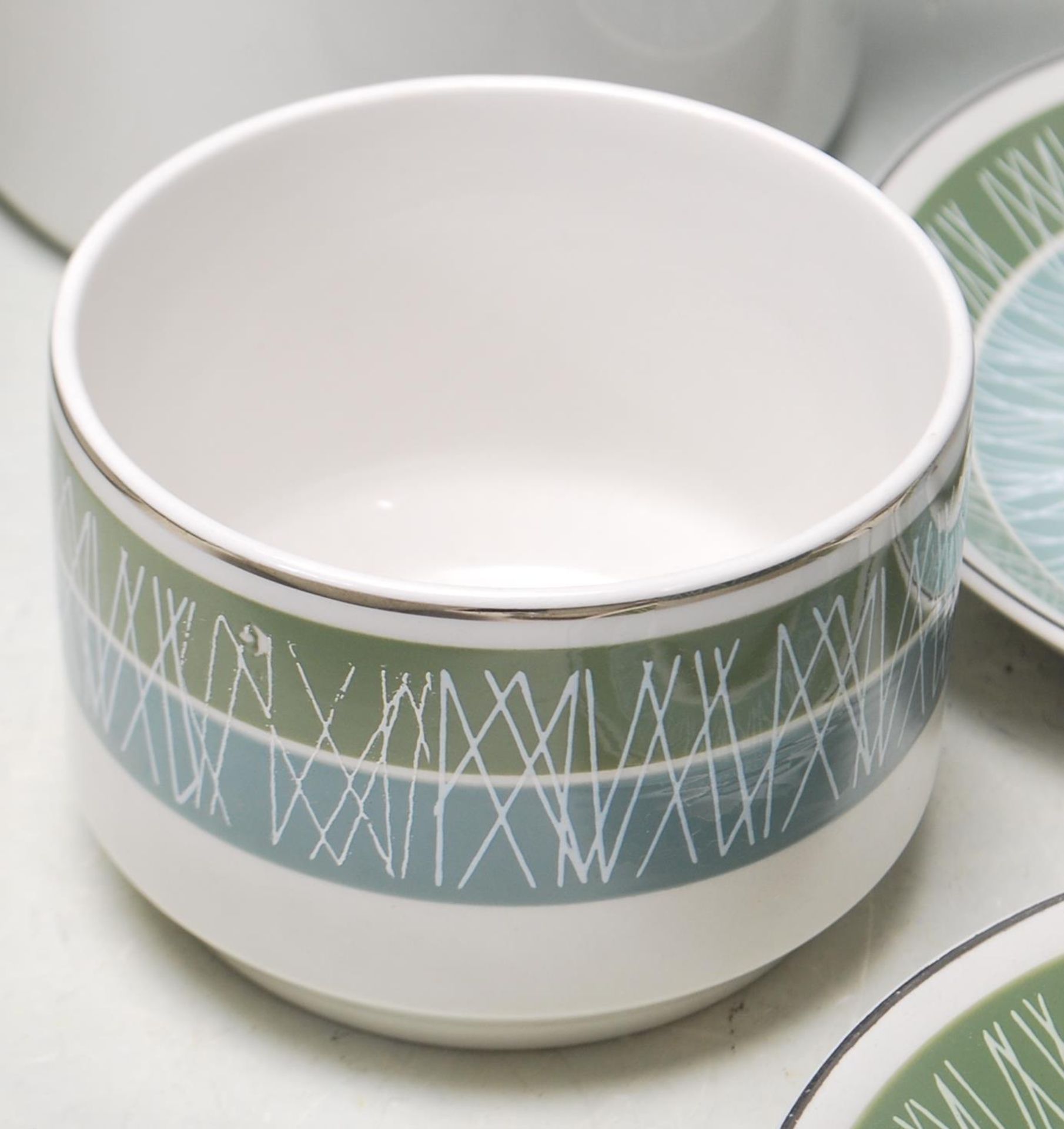 RETRO VINTAGE LATE 20TH CENTURY DINNER SERVICE BY MIDWINTER AND JG MEAKIN STUDIO. - Image 12 of 14
