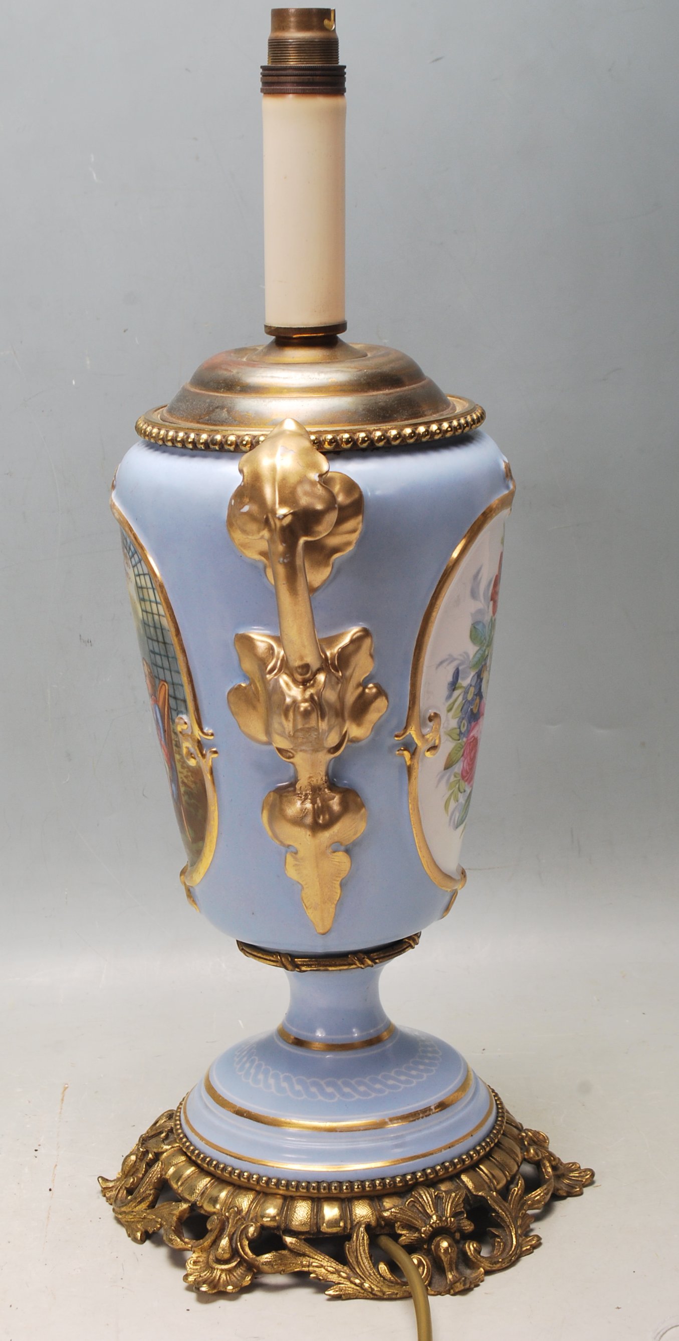 LARGE ANTIQUE HAND PAINTED FRENCH PARIS PORCELAIN TABLE LAMP - Image 4 of 6