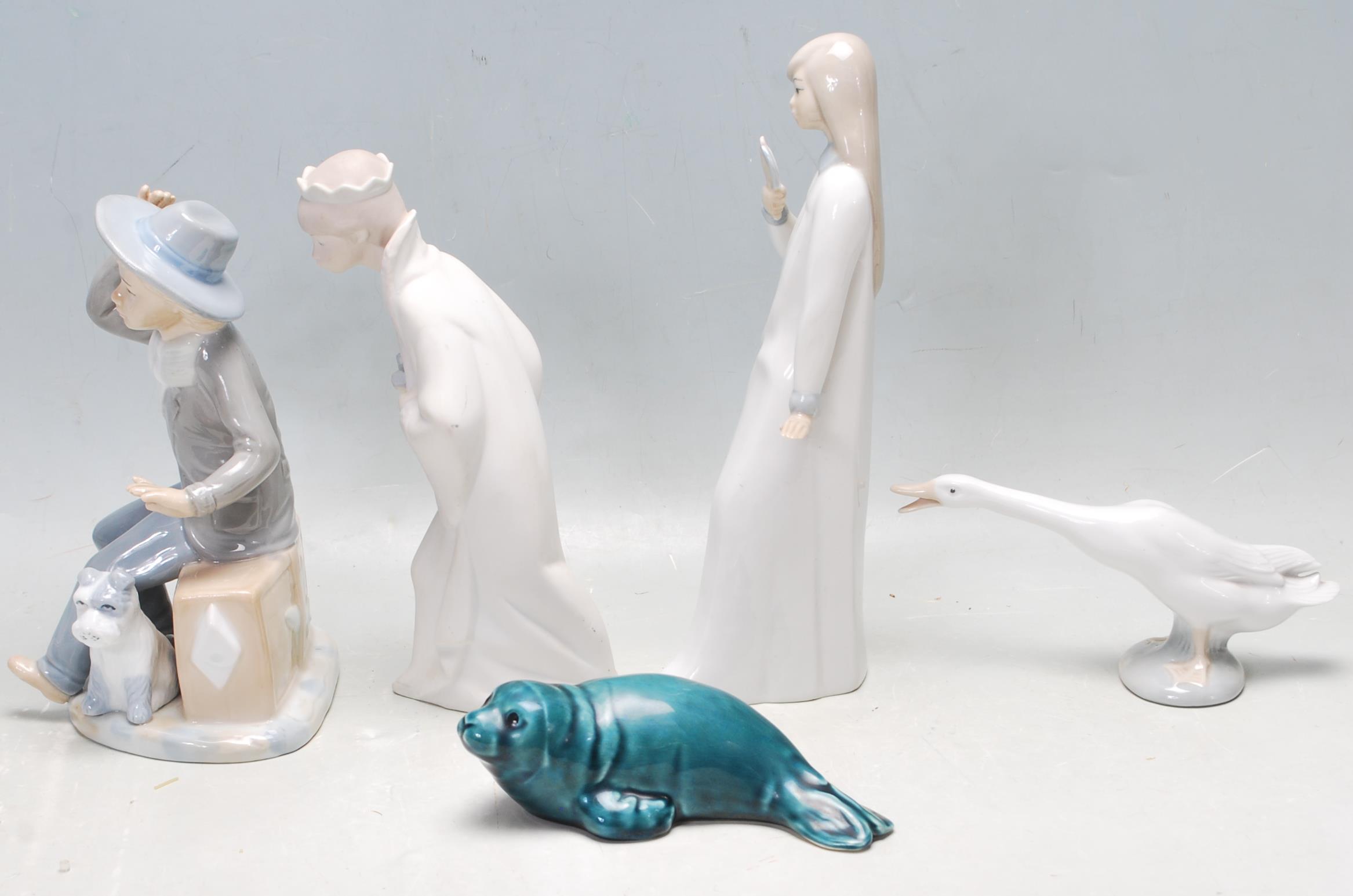 COLLECTION OF VINTAGE LATE 20TH CENTURY PORCELAIN FIGURINES BY LLADRO AND CASADES - Image 4 of 7