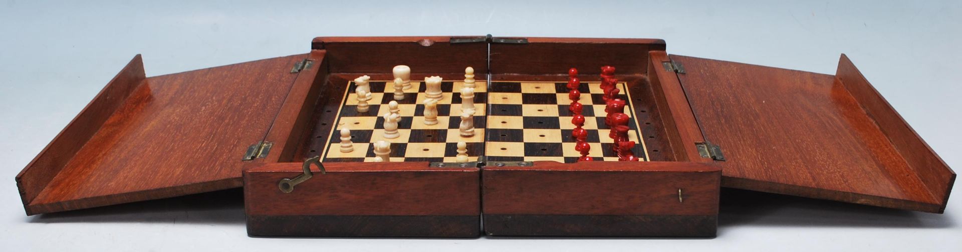 19TH CENTURY VICTORIAN TRAVELING CHESS SET IN THE MANNER OF JAQUES WHITTINGTON - Bild 4 aus 6