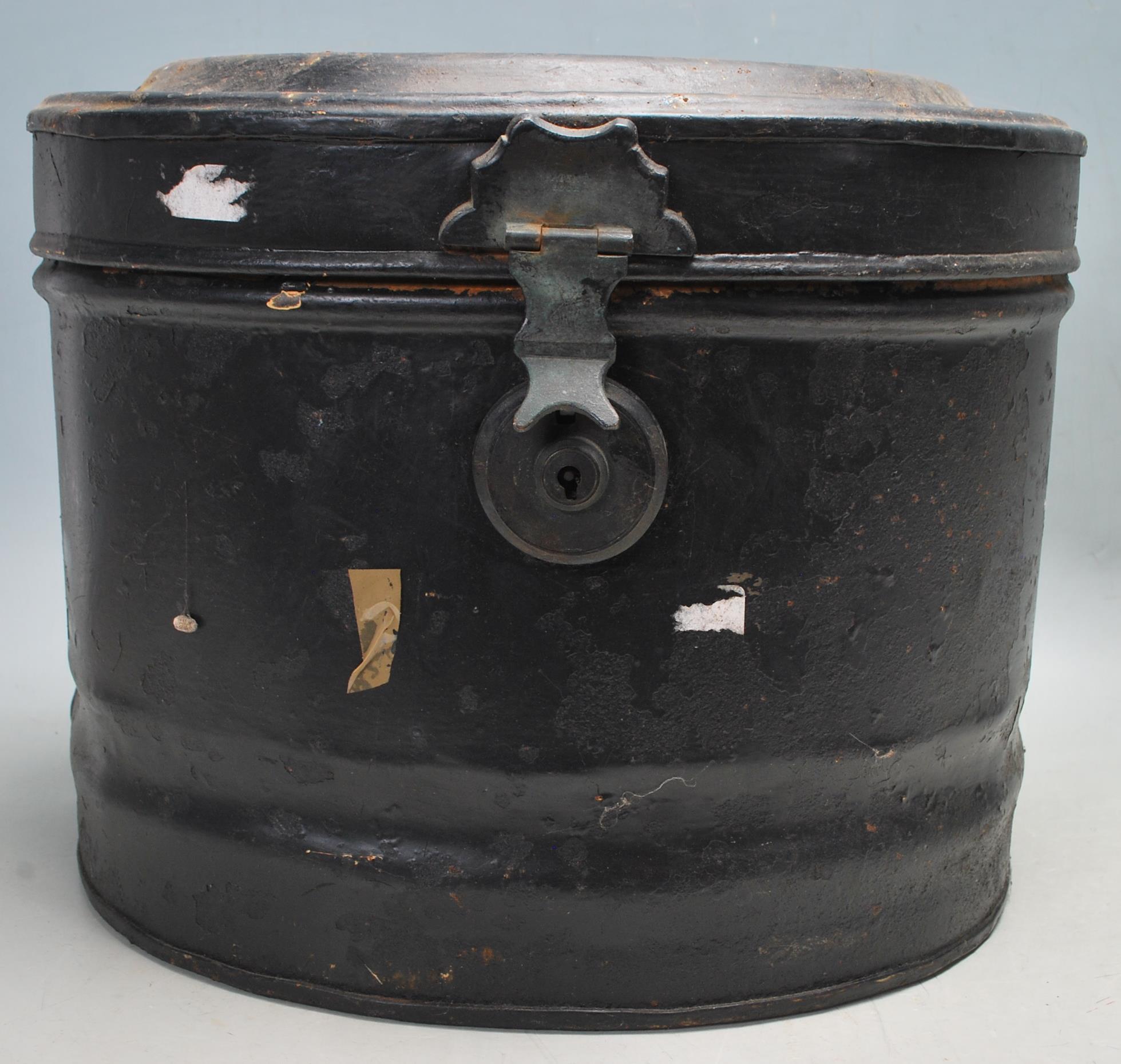 19TH CENTURY VICTORIAN HATBOX AND HAT STRETCHER