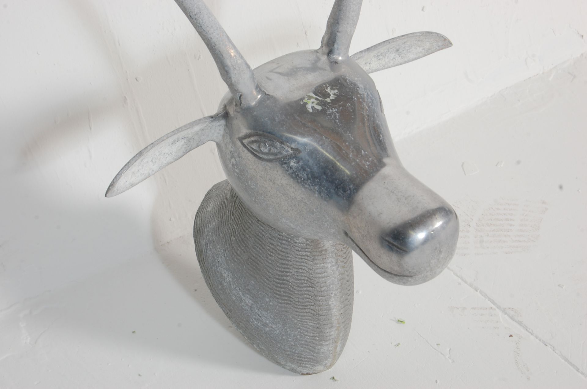 21ST CENTURY CONTEMPORARY POLISHED METAL ANTELOPES HEAD - Bild 6 aus 7