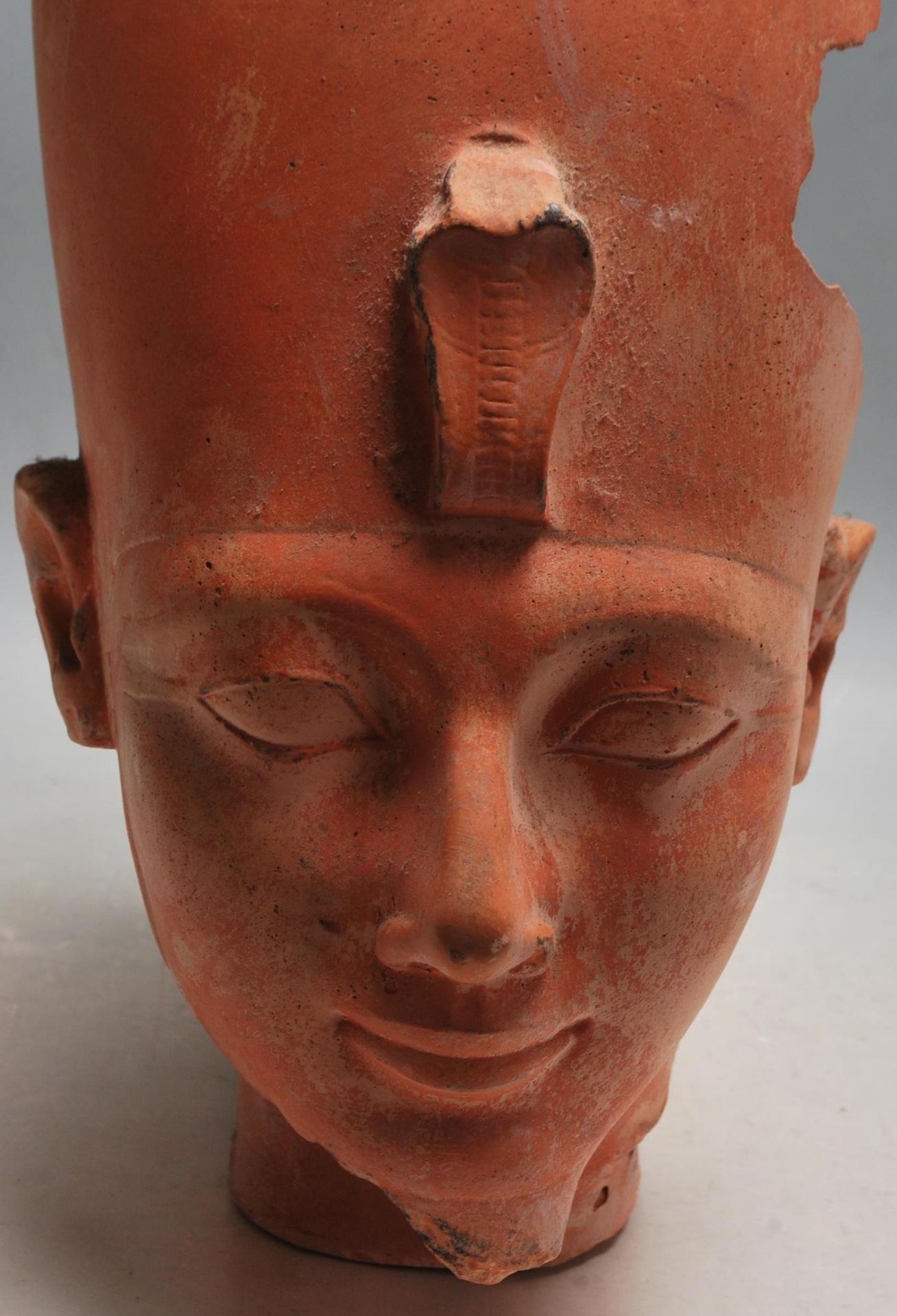 29TH CENTURY EGYPTIAN TERRACOTTA BUST SCULPTURE - Bild 2 aus 5