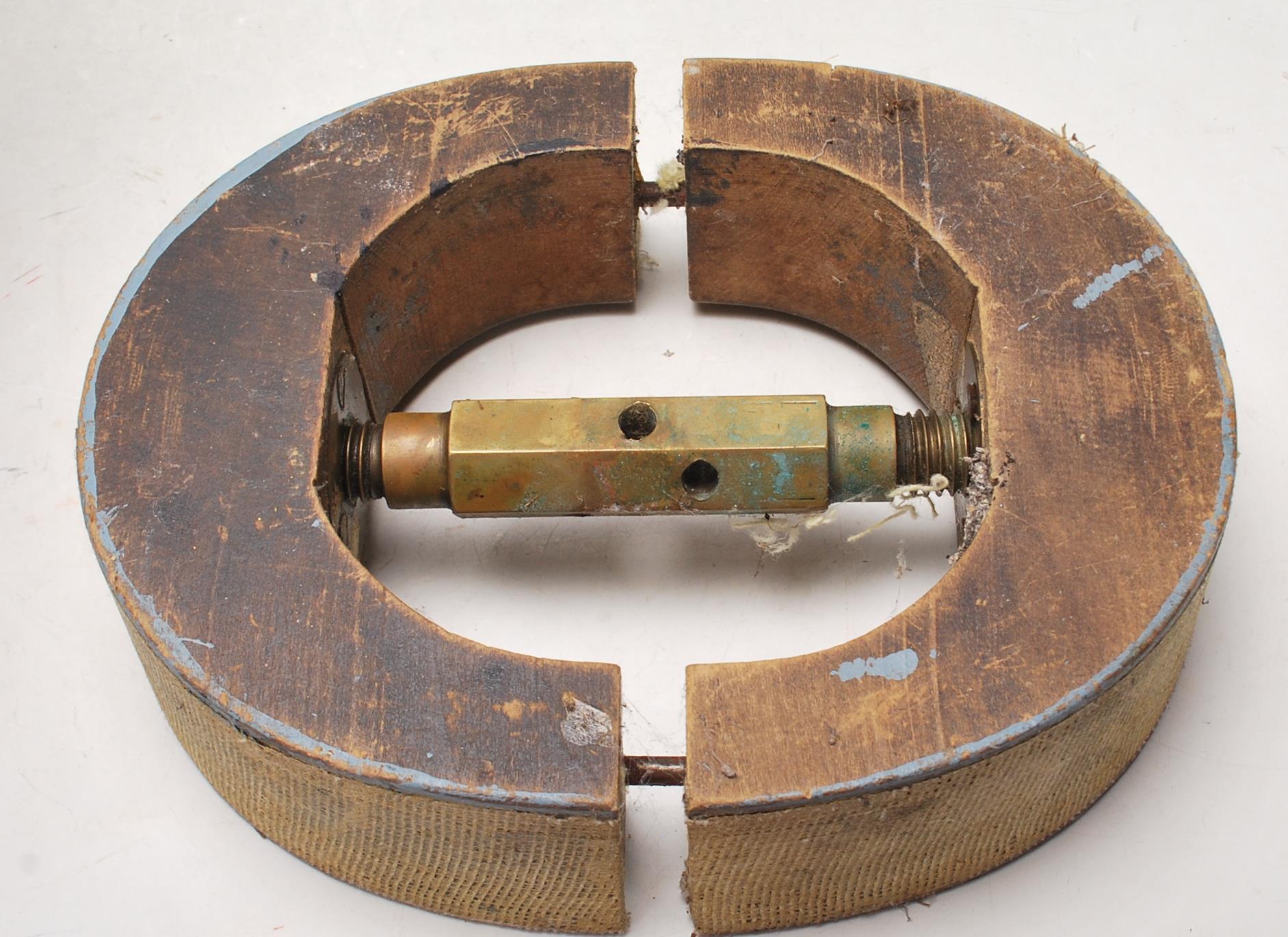 19TH CENTURY VICTORIAN HATBOX AND HAT STRETCHER - Image 5 of 5