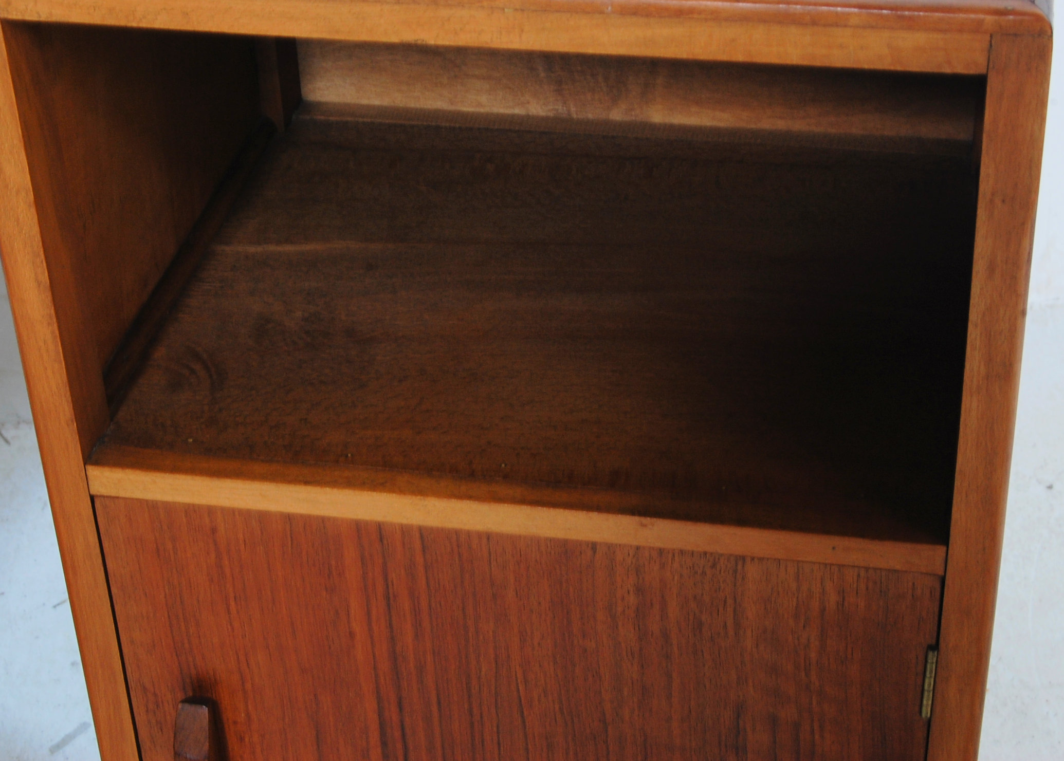 TWO 1930’S WALNUT BEDSIDE CABINETS WITH DRAWER AND CUPBOARD - Image 7 of 11