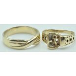 PAIR OF 9CT GOLD LADIES RINGS TO INCLUDE A BUCKLE RING AND WEDDING BAND RING.