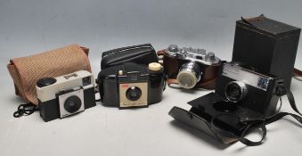 COLLECTION OF VINTAGE 20TH CENTURY CAMERAS