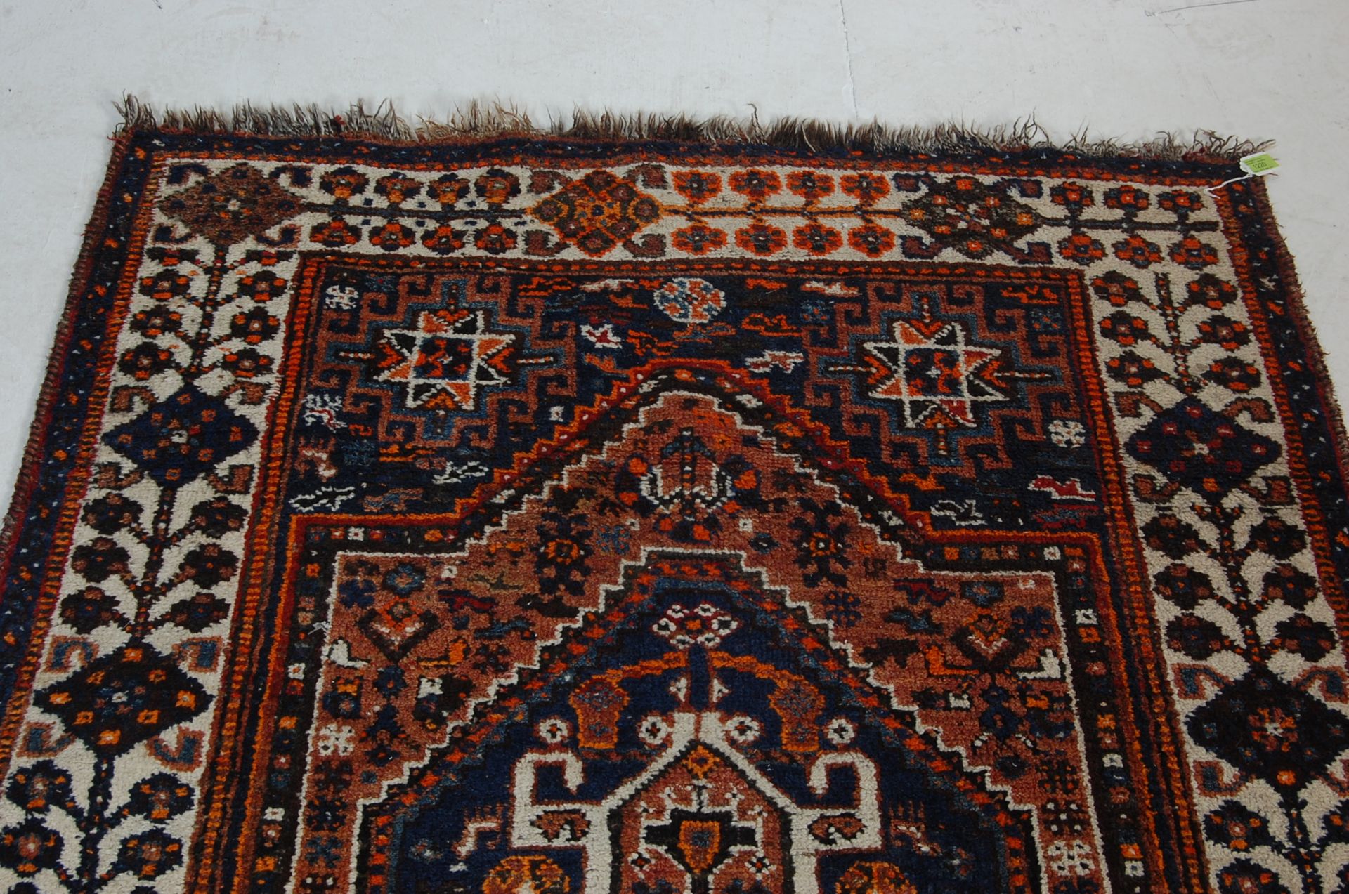 EARLY 20TH CENTURY NATURAL DYED AND HAND-WOVEN WOOL AFGHAN RUG / CARPET - Image 5 of 6