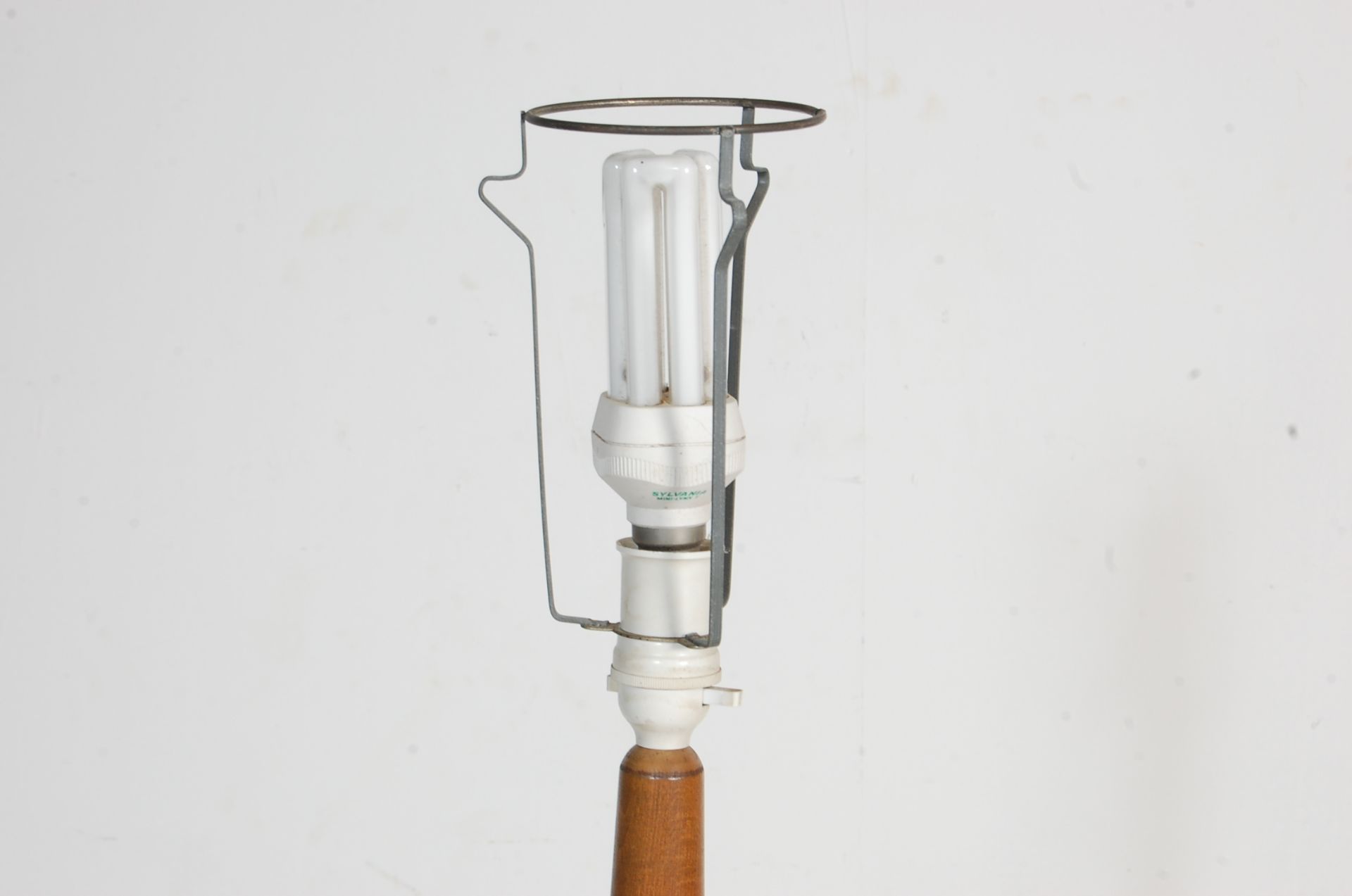1960’S BRASS AND TEAK WOOD STANDARD FLOOR LAMP - Bild 4 aus 4