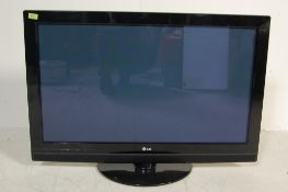 LARGE 42 INCH HD PLASMA FLAT SCREEN TV