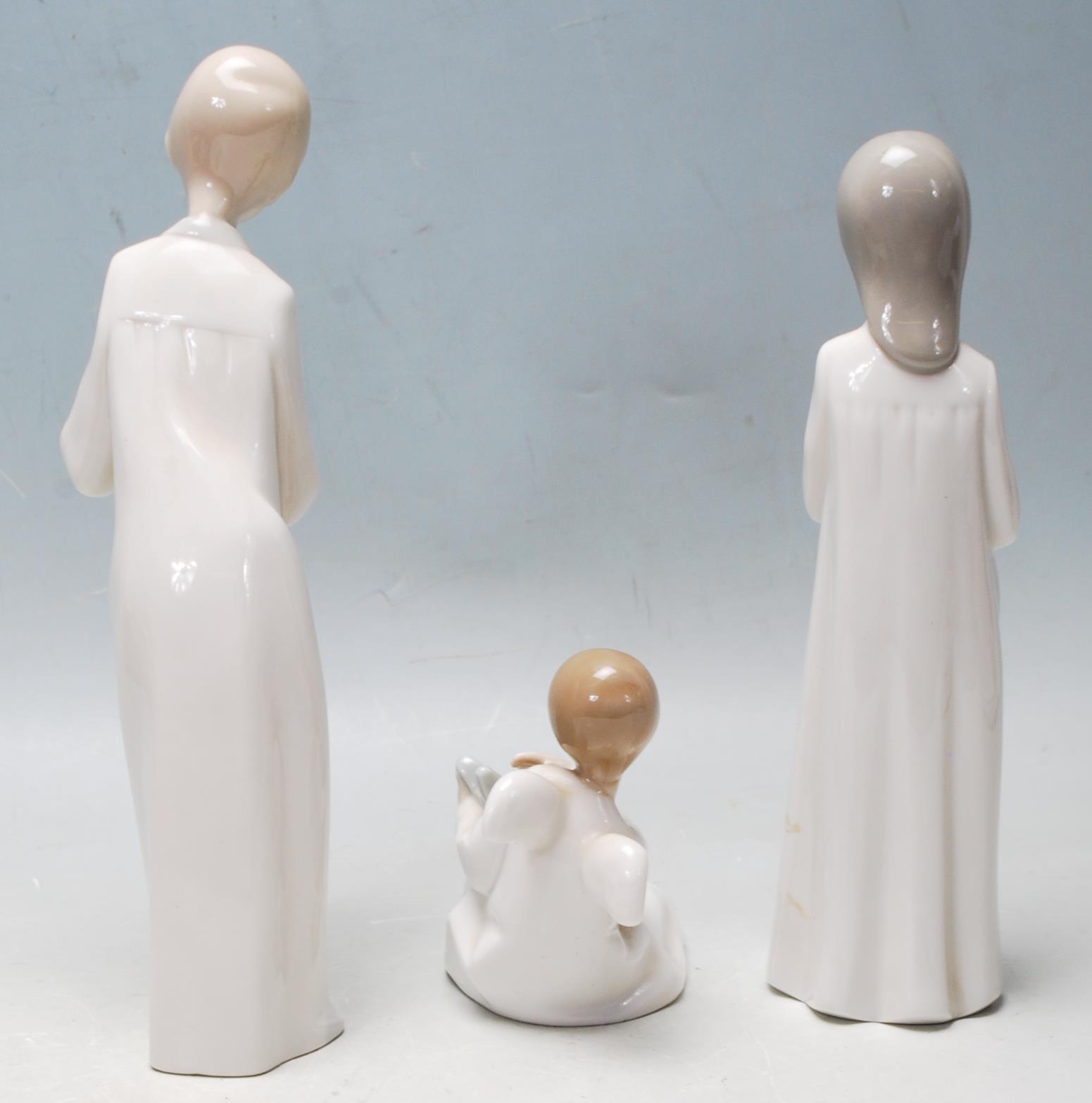 THREE VINTAGE 20TH CENTURY PORCELAIN CERAMIC SPANISH FIGURINES - Image 4 of 6