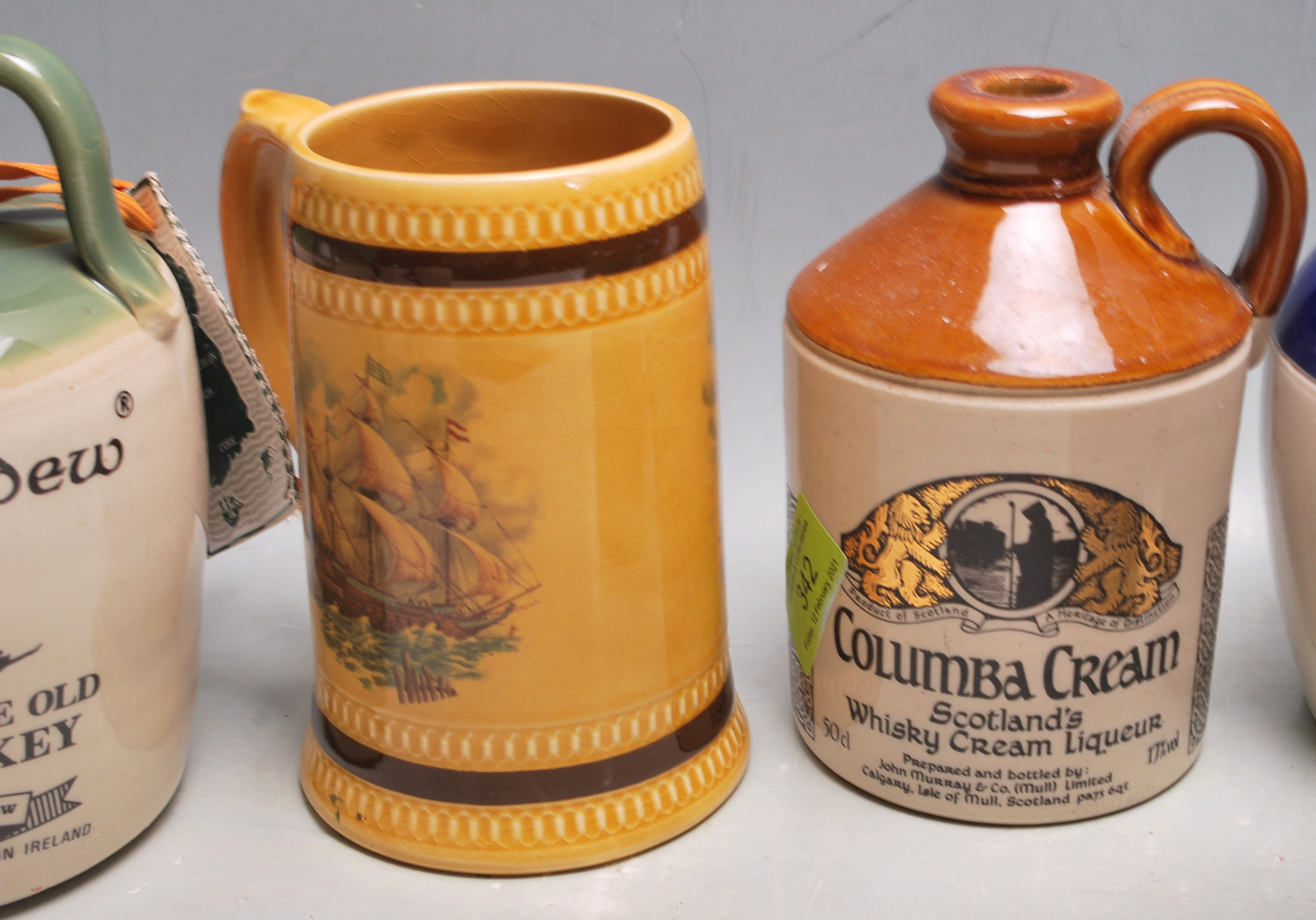 LARGE COLLECTION OF 20TH CENTURY PUB ADVERTISING CERAMIC JUGS - Image 6 of 7