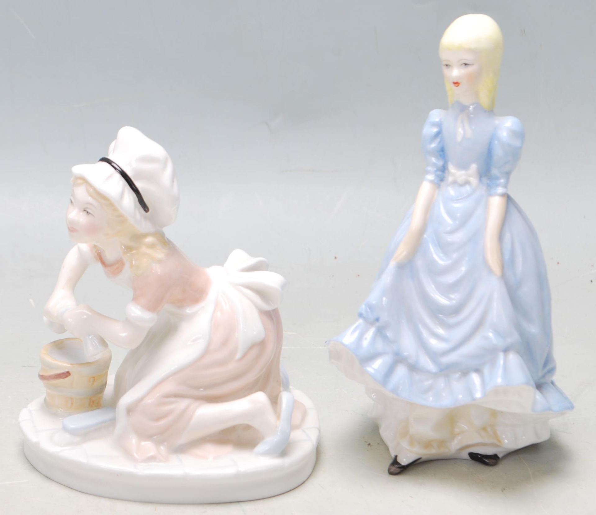 TWO 20TH CENTURY CAPODIMONTE CERAMIC FIGURINES AND TWO OTHERS CERAMIC FIGURINES - Image 6 of 8