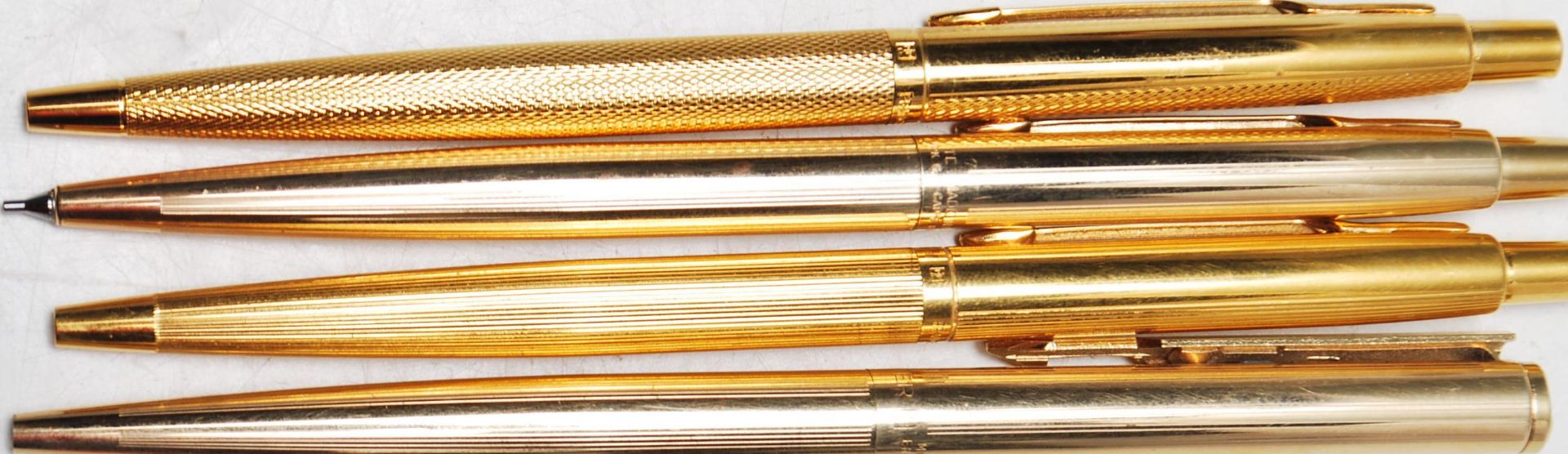 COLLECTION OF FOUR VINTAGE GOLD PLATED PARKER WRITING PENS - Bild 3 aus 5