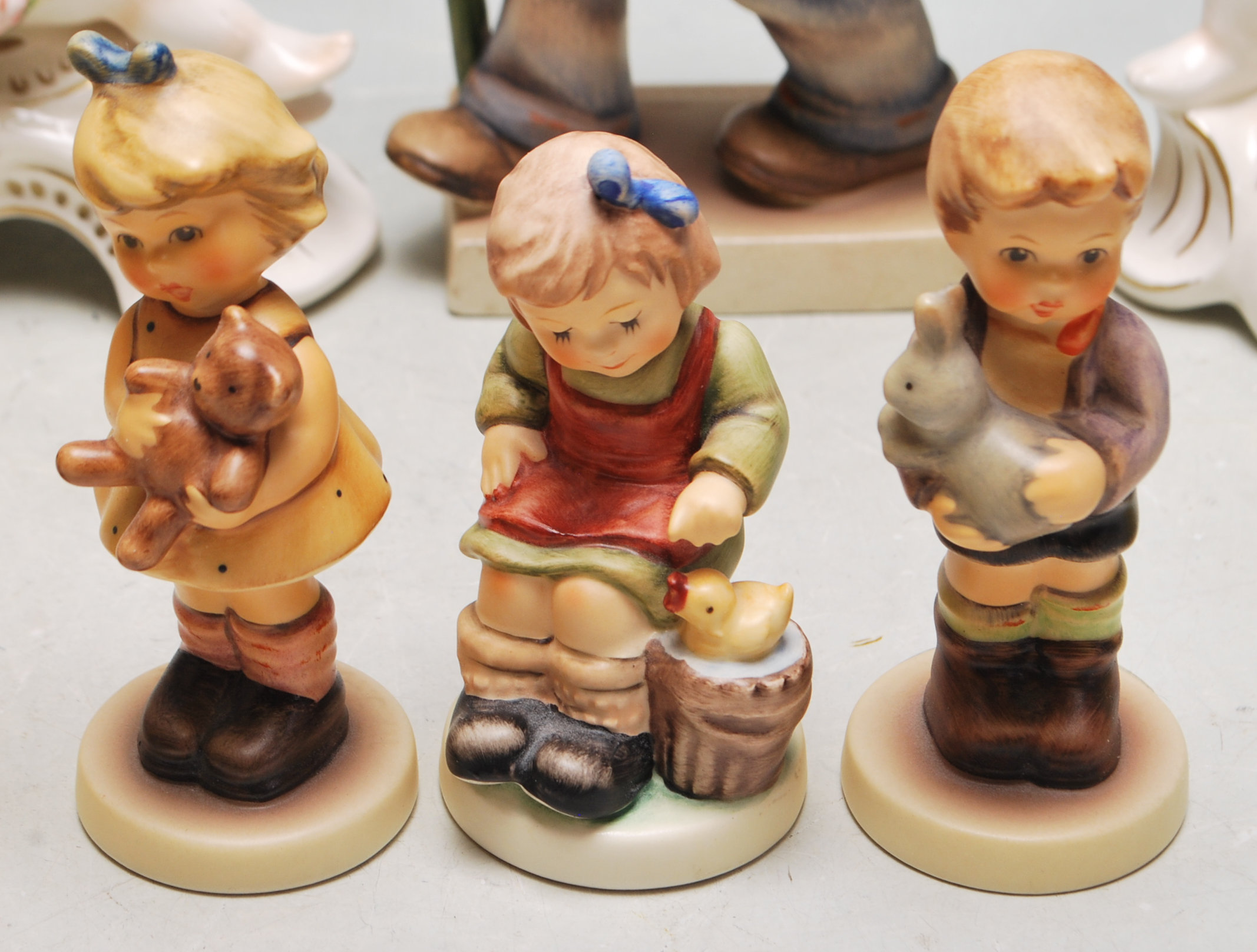 COLLECTION OF ORIGINAL HUMMEL / GOEBEL CERAMIC FIGURINES - Image 2 of 12