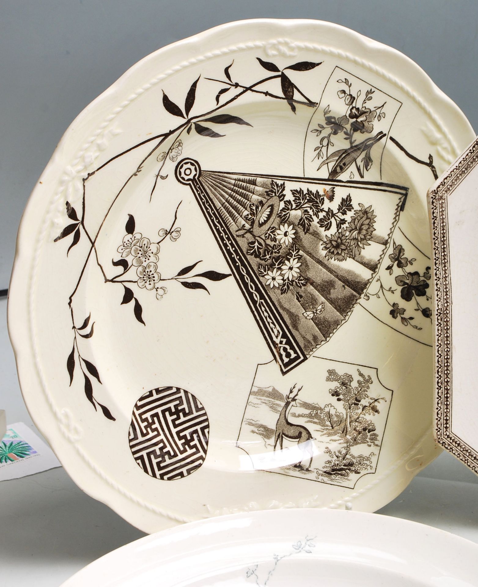 COLECTION OF VICTORIAN AESTHETIC MOVEMENT PLATES - Image 2 of 20