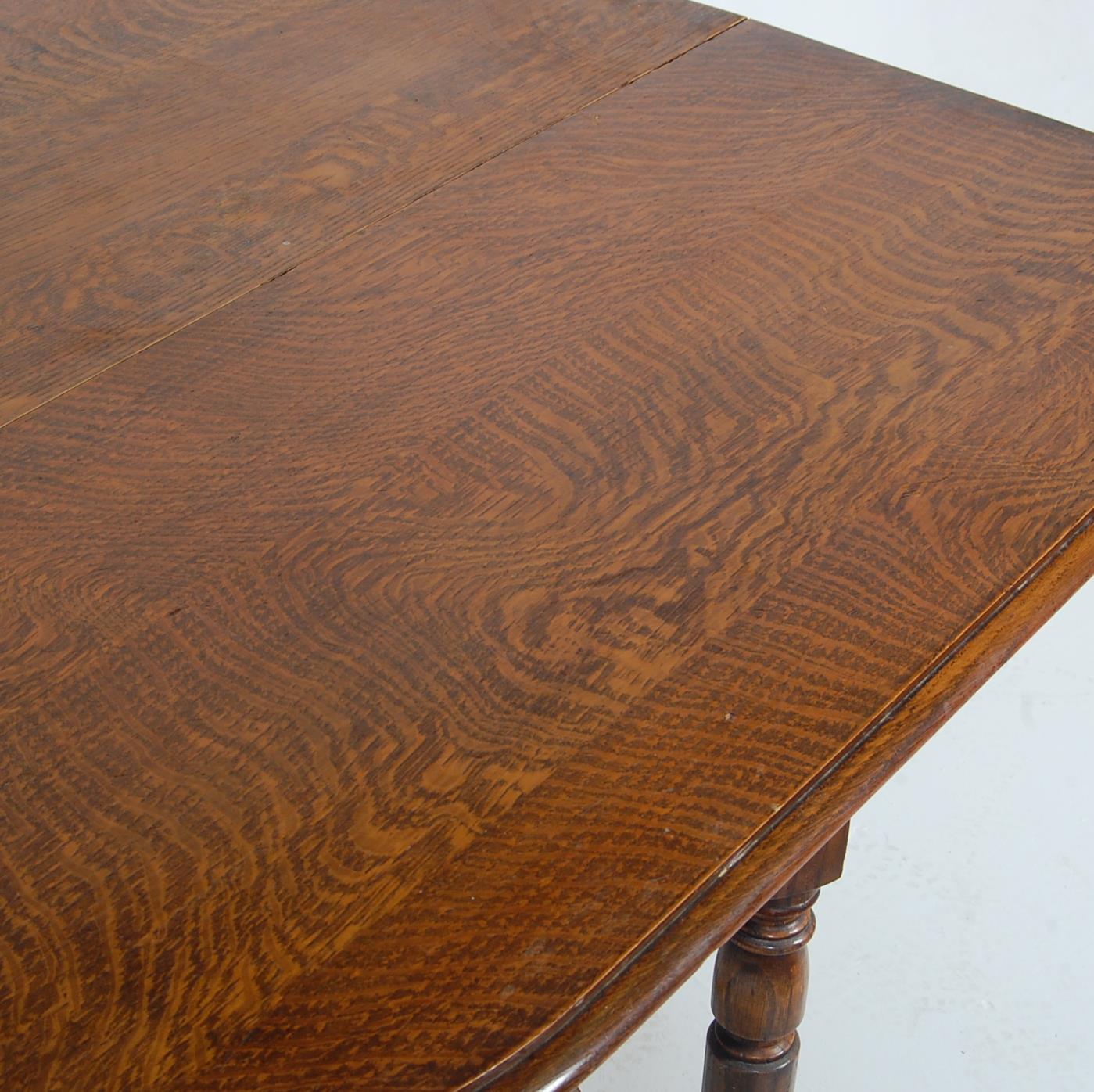 18TH CENTURY STYLE OAK DROP LEAF GATELEG DINING TABLE - Image 4 of 8