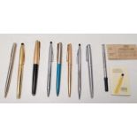 COLLECTION OF VINTAGE FOUNTAIN PENS TO INCLUDE PARKER, CROSS AND MORE