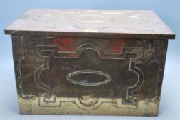 EDWARDIAN ARTS AND CRAFTS BRASS COAL SCUTTLE