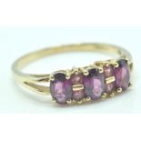 9CT GOLD PURPLE AND PINK STONE CLUSTER RING