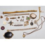 COLLECTION OF ANTIQUE AND LATER YELLOW METAL JEWELLERY