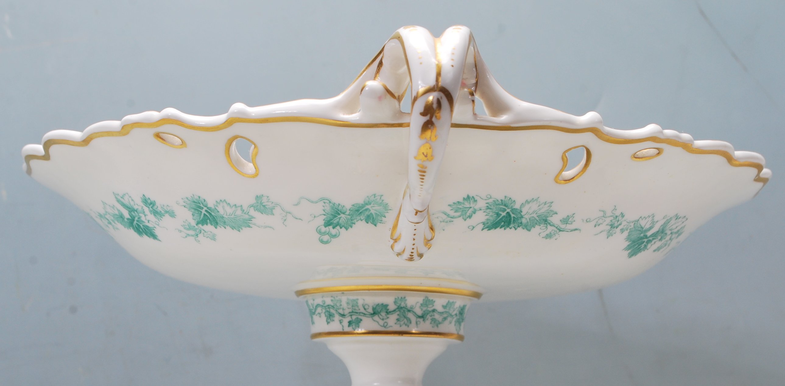 CIRCA 1852 VICTORIAN W.T. COPELAND CERAMIC PORCELAIN TAZZA - Image 5 of 7