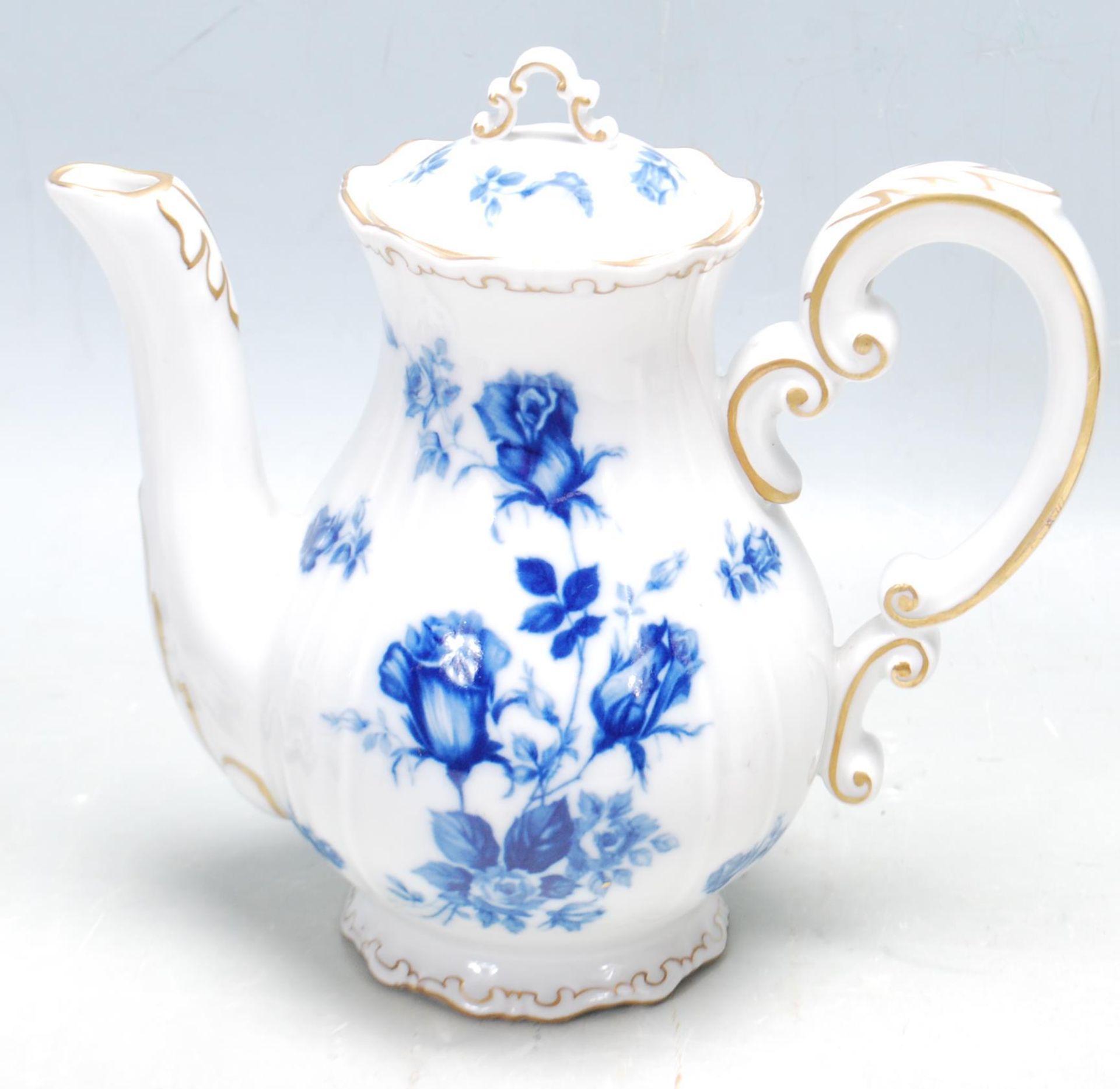 19TH CENTURY VICTORIAN ZSONLNAY BLUE CERAMIC TILE AND TEA SET - Image 10 of 12
