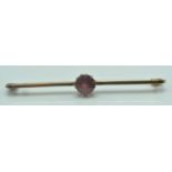 15CT GOLD AND TOURMALINE BAR BROOCH WITH TOURMALINE