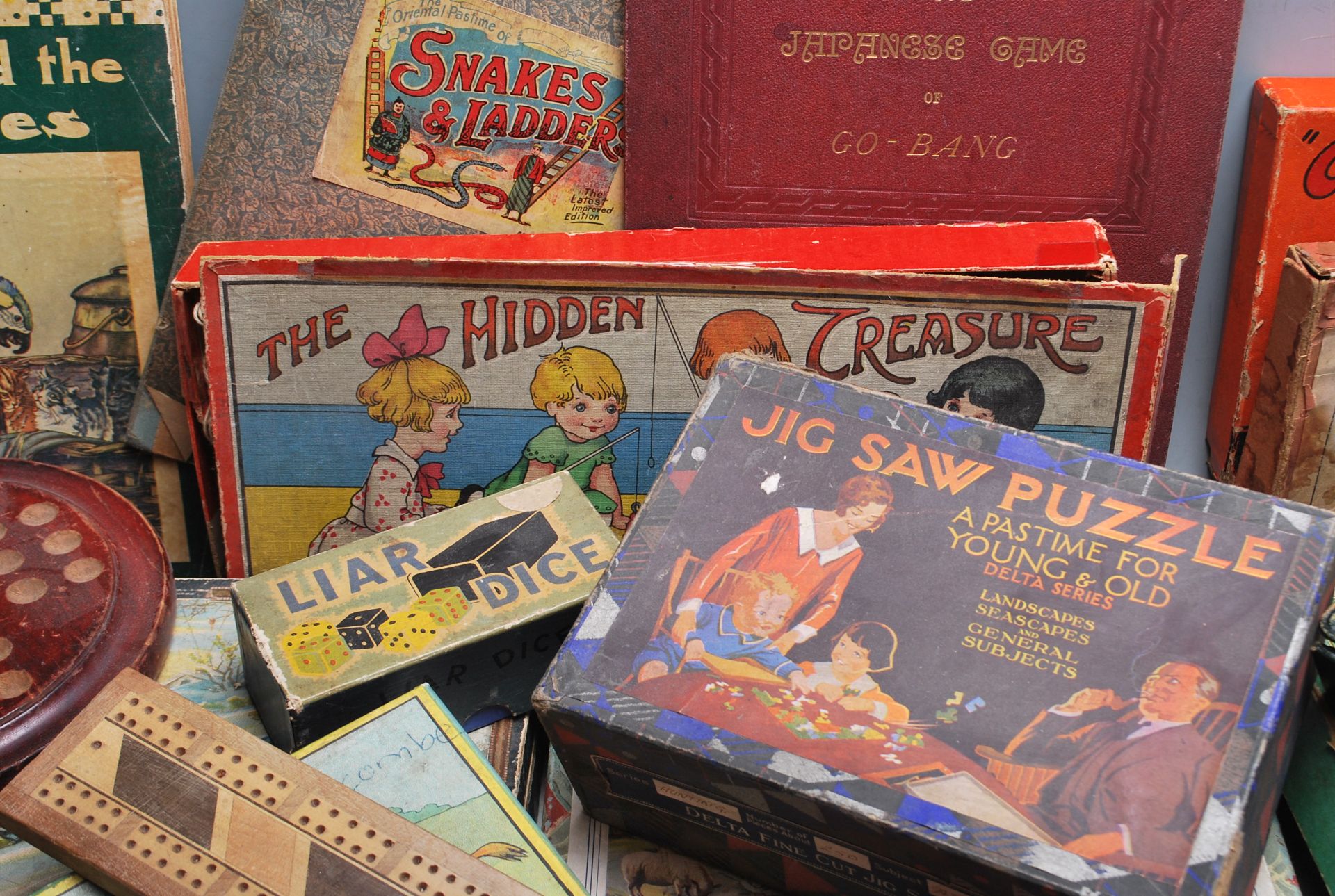 COLLECTION OF ANTIQUE PARLOUR / BOARD GAMES - Image 5 of 12