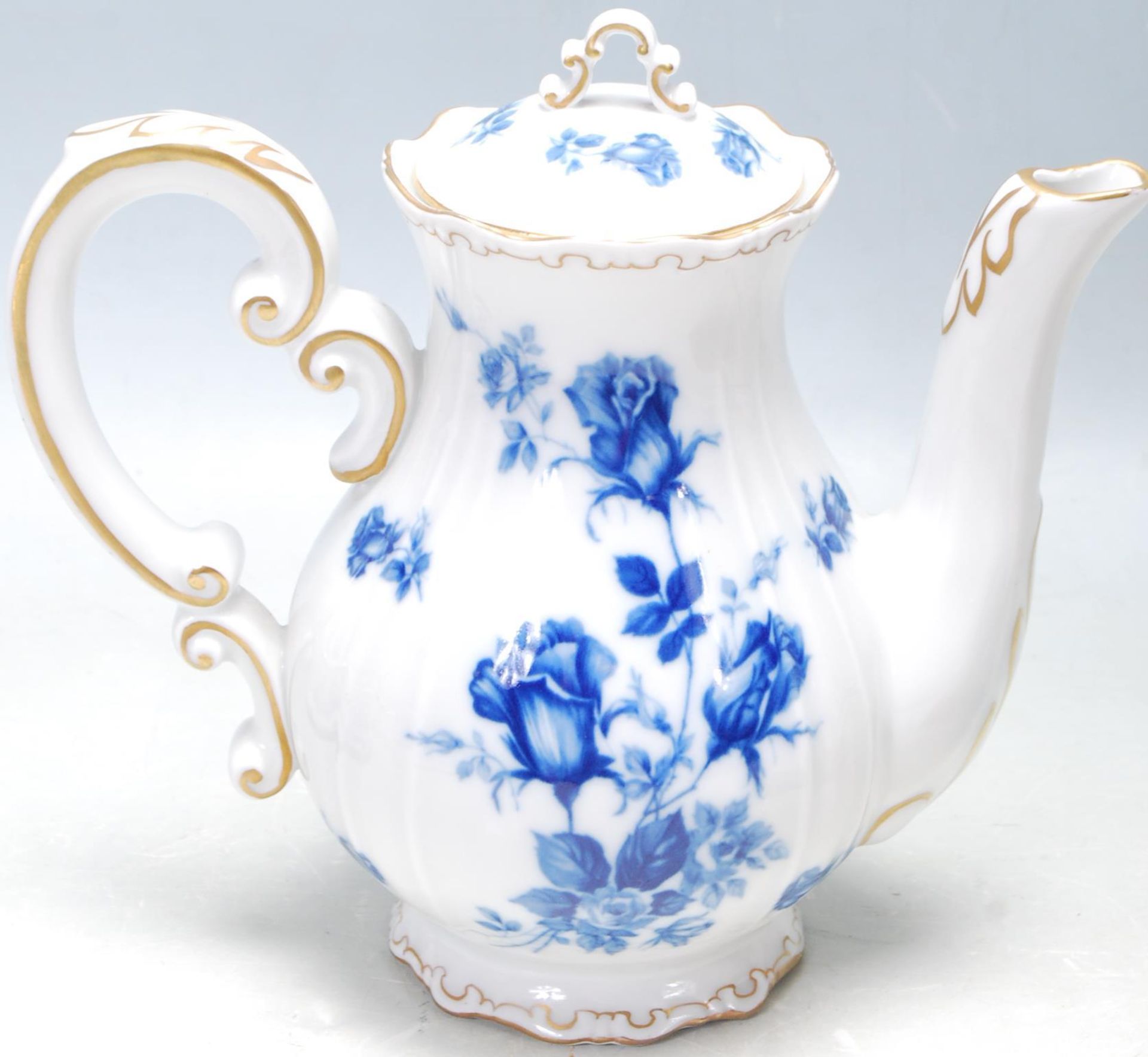 19TH CENTURY VICTORIAN ZSONLNAY BLUE CERAMIC TILE AND TEA SET - Image 7 of 12