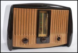 LARGE VINTAGE 1930S WALNUT CASED RADIO