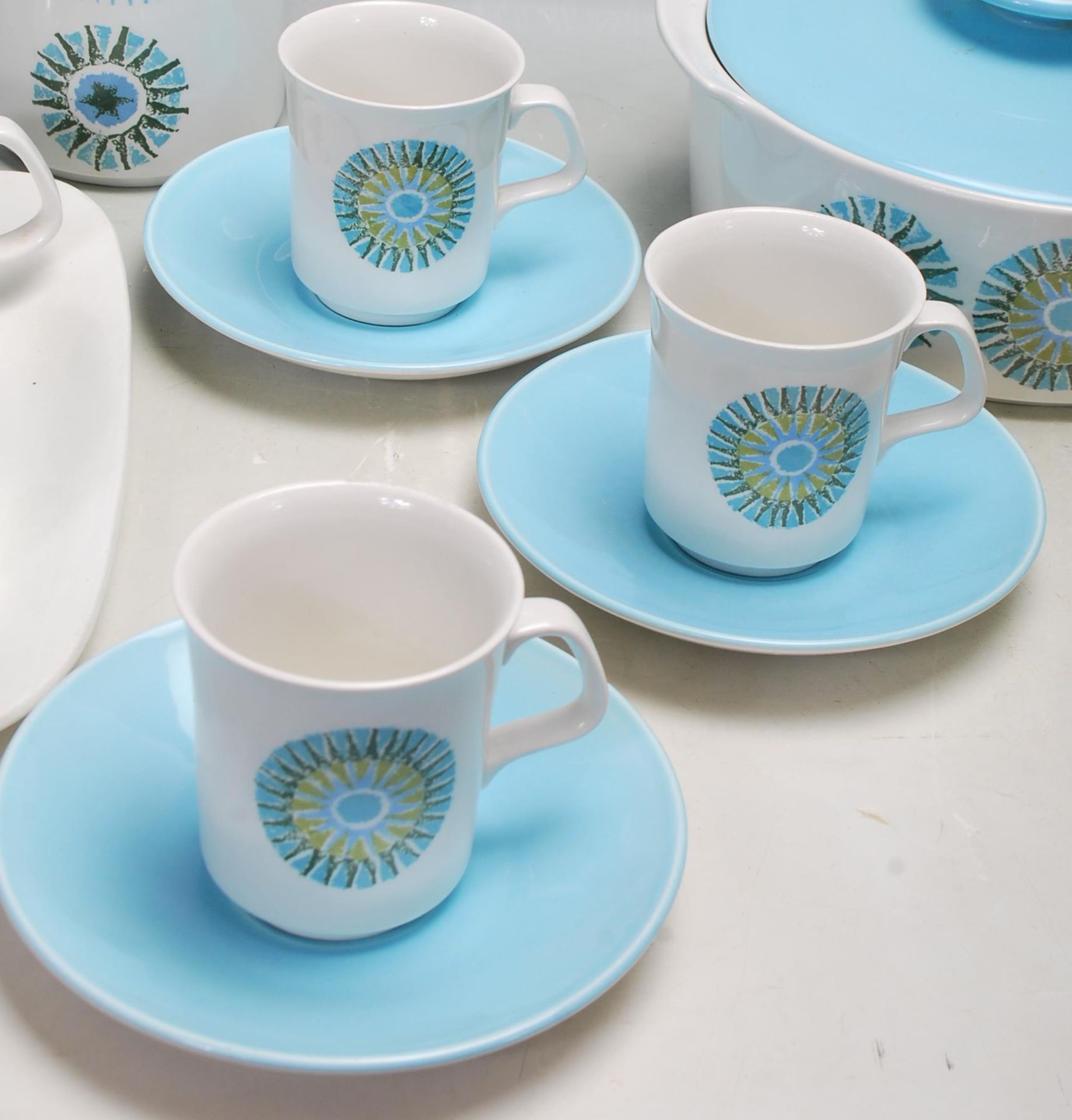 RETRO VINTAGE LATE 20TH CENTURY DINNER SERVICE BY MIDWINTER AND JG MEAKIN STUDIO. - Image 4 of 14