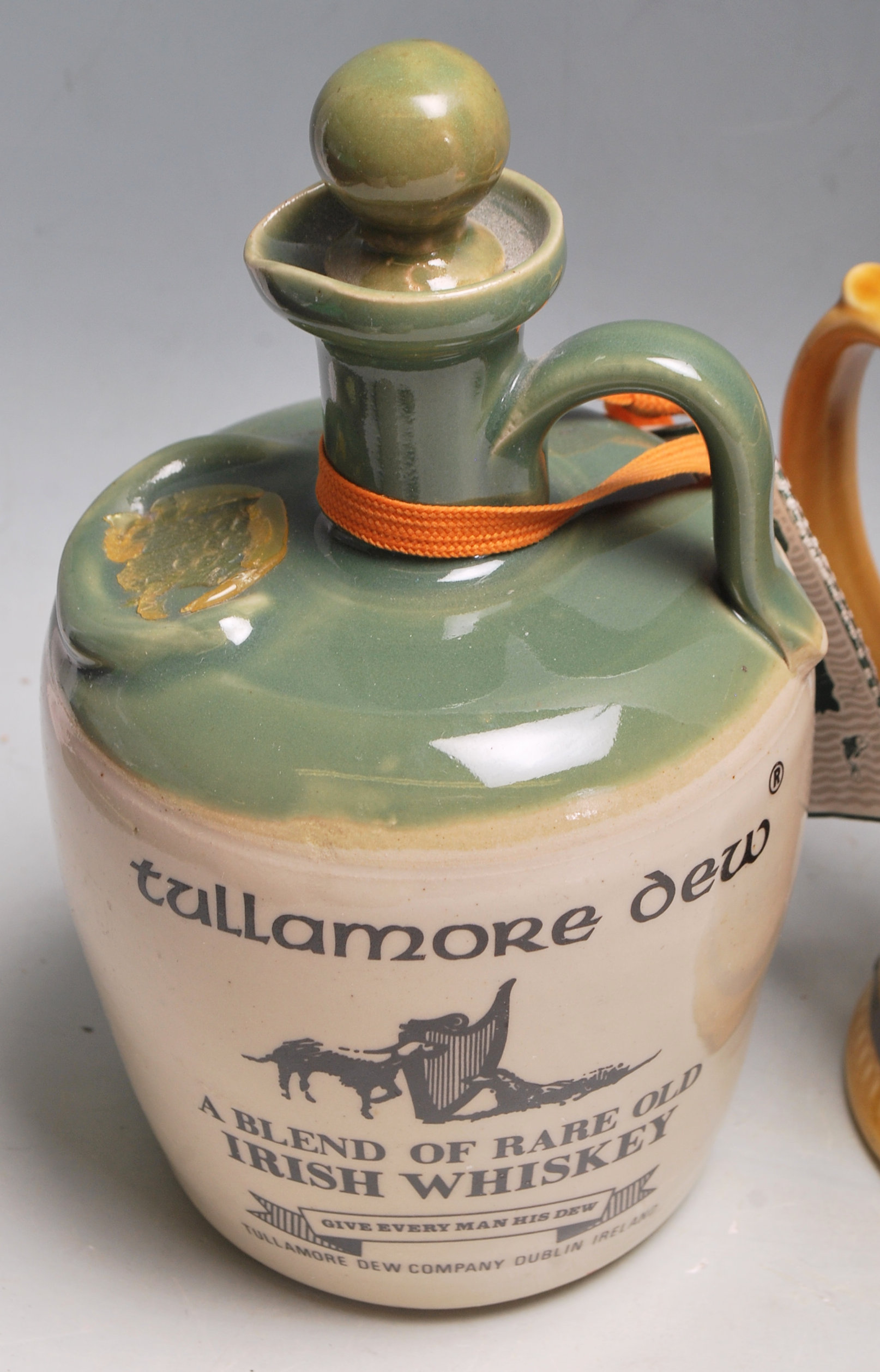 LARGE COLLECTION OF 20TH CENTURY PUB ADVERTISING CERAMIC JUGS - Image 5 of 7