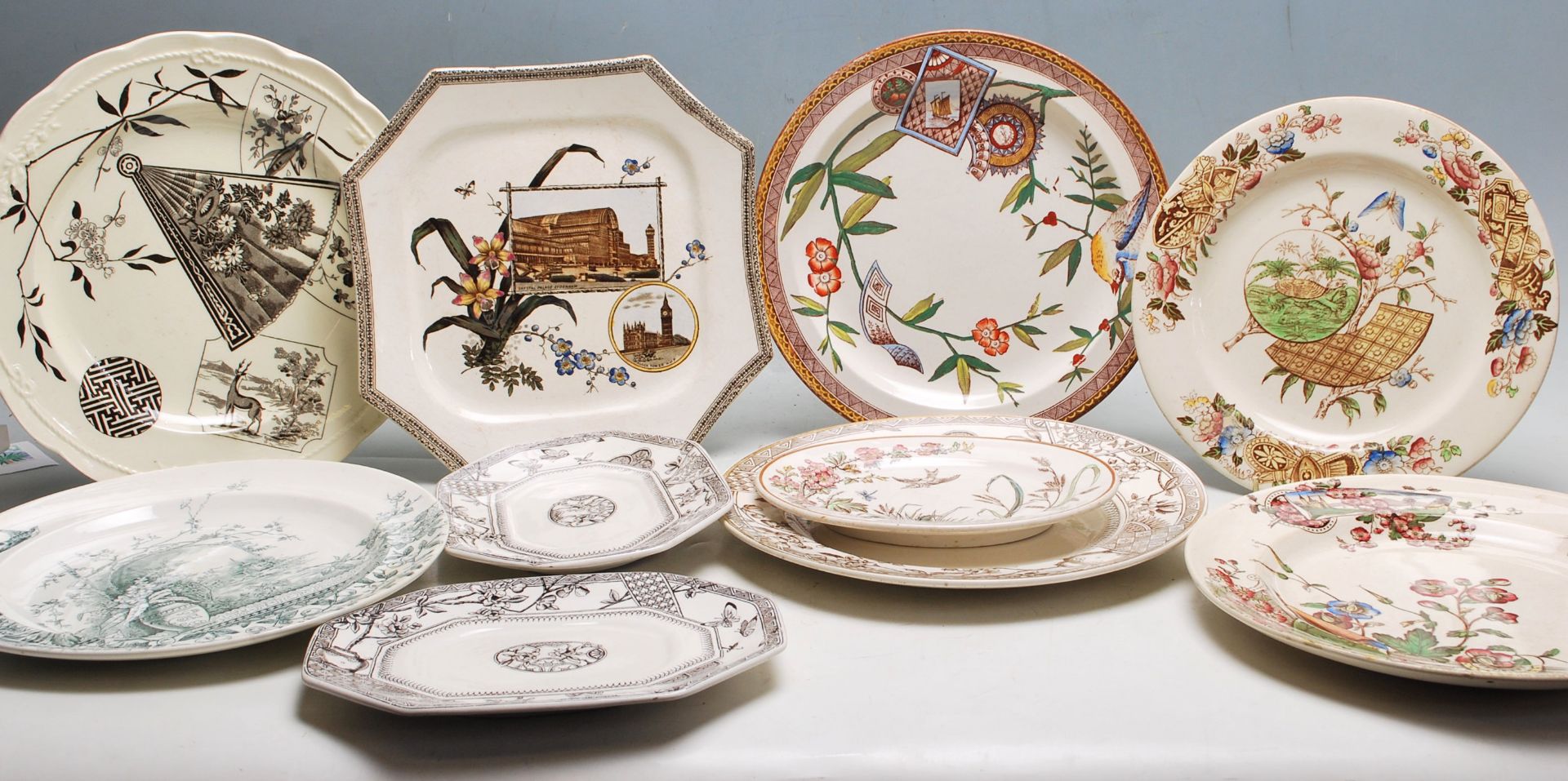 COLECTION OF VICTORIAN AESTHETIC MOVEMENT PLATES