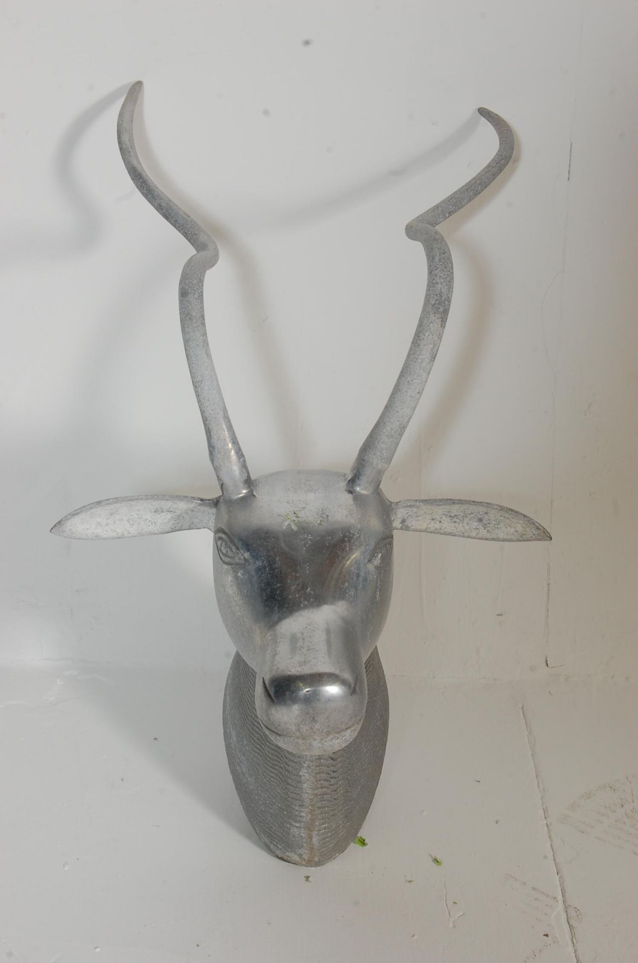 21ST CENTURY CONTEMPORARY POLISHED METAL ANTELOPES HEAD - Bild 7 aus 7