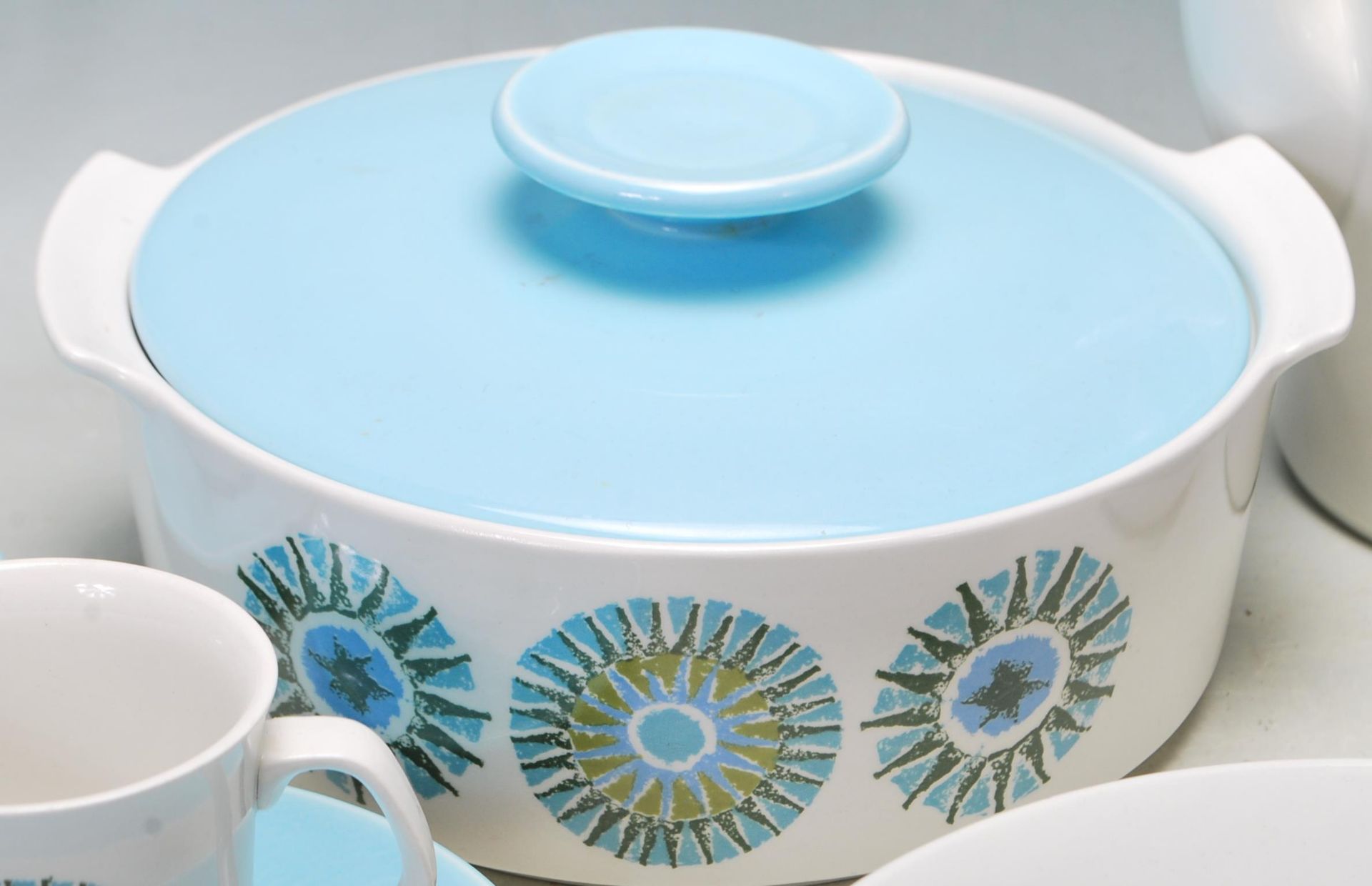RETRO VINTAGE LATE 20TH CENTURY DINNER SERVICE BY MIDWINTER AND JG MEAKIN STUDIO. - Image 10 of 14