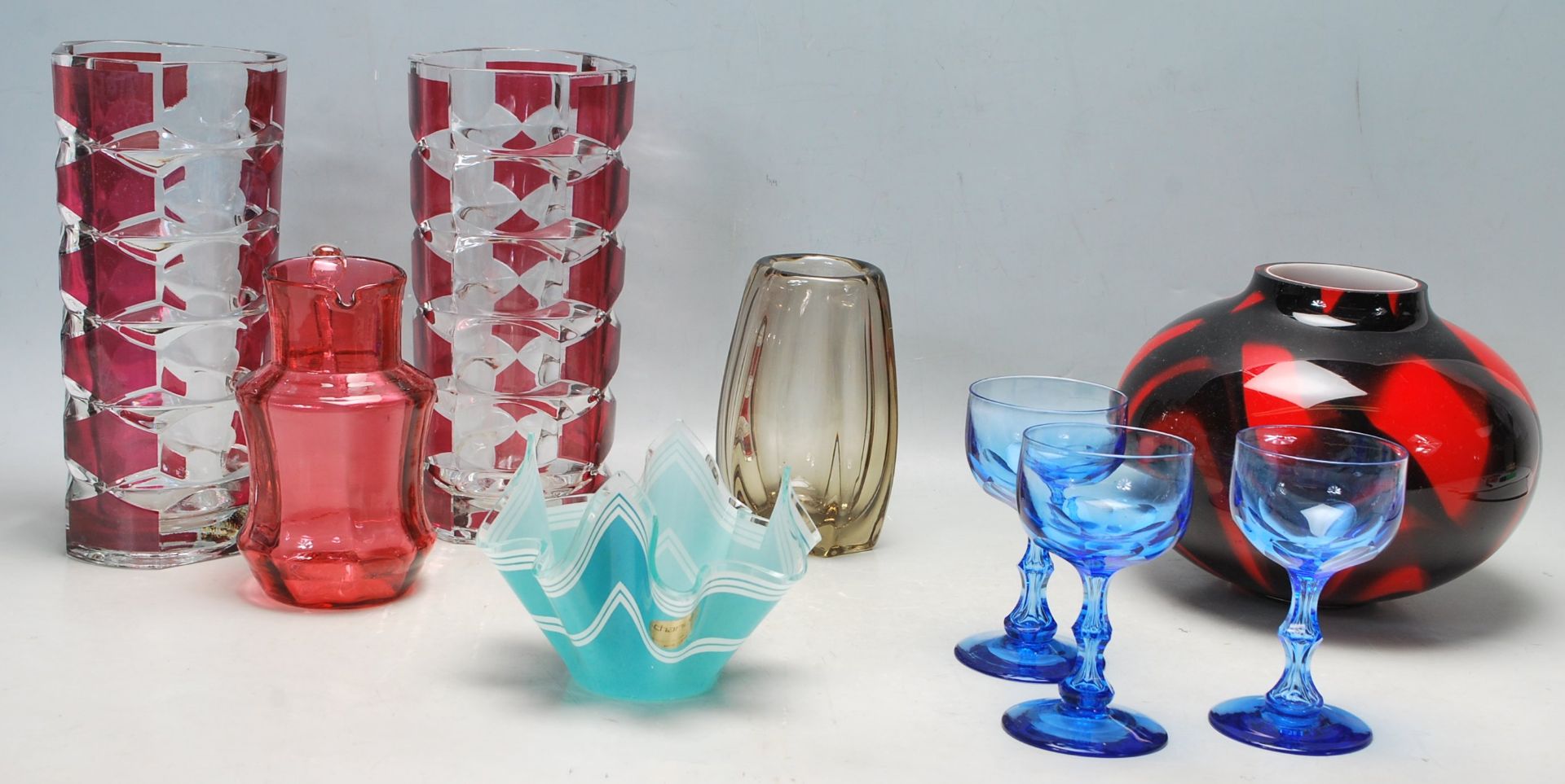 RETRO VINTAGE STUDIO ART GLASS